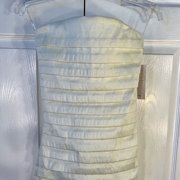 OFF-WHITE STRETCH STRAPLESS DRESS SIZE SMALL - Picture 2 of 5